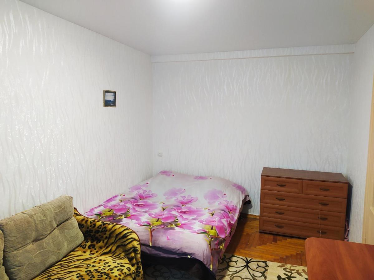 1-Комн. Квартира В Центре Возле Козак Палаца! Zaporizhia Exterior foto